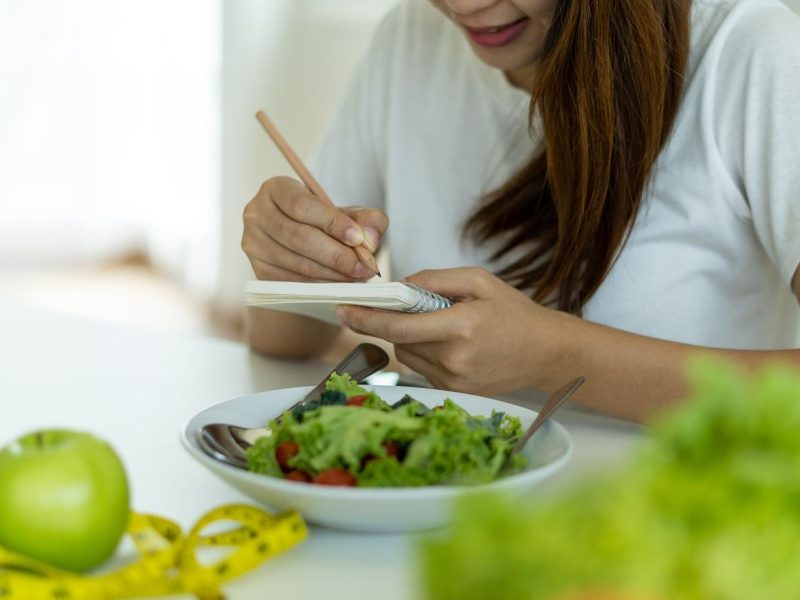 Dieta per dimagrire 10 kg: il piano alimentare che ti farà perdere peso in modo sano e duraturo