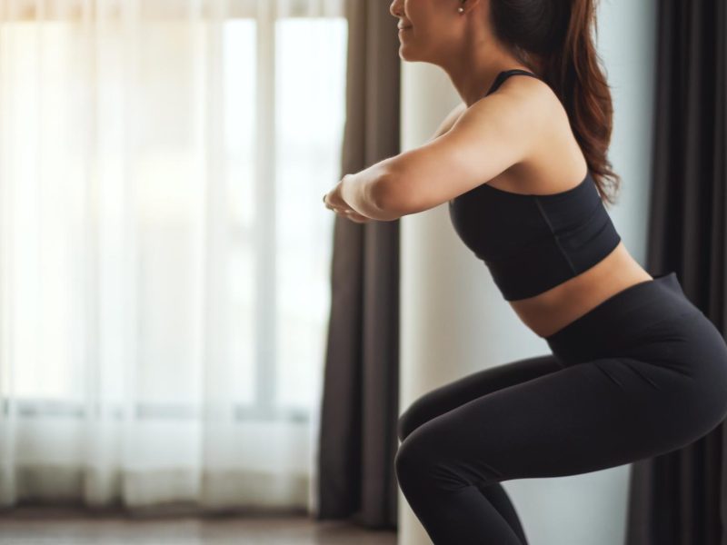 5 Esercizi da fare a casa per dimagrire velocemente: la guida completa