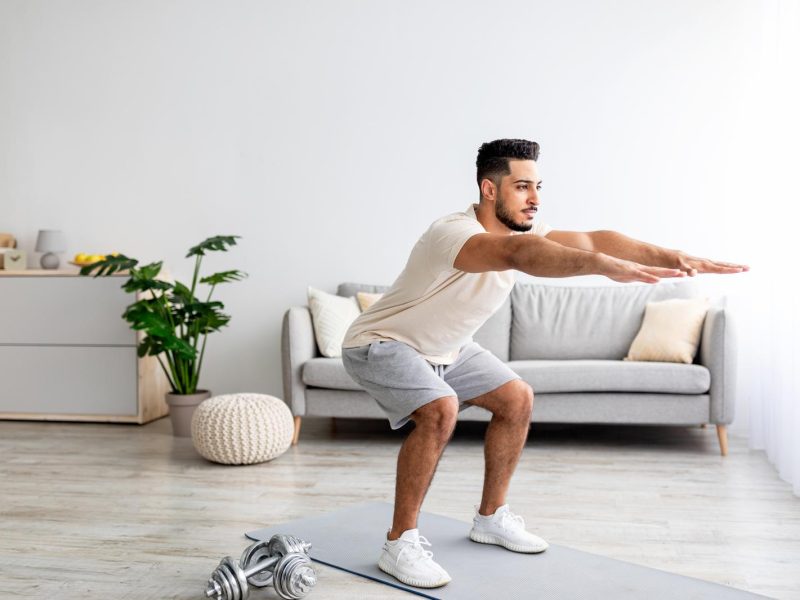 Scopri i migliori esercizi per allenare l’interno coscia direttamente da casa: tonificazione e benessere garantiti!