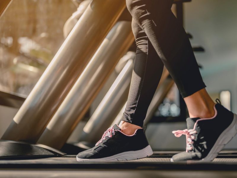 Gambe toniche in vista: 5 efficaci esercizi per snellire e rassodare le gambe