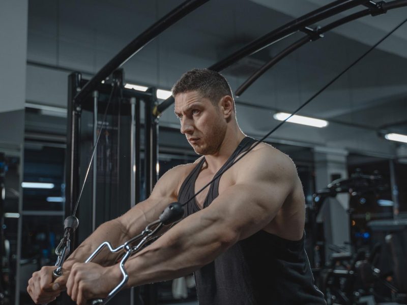 Come tonificare il pettorale basso: 5 esercizi efficaci da provare subito