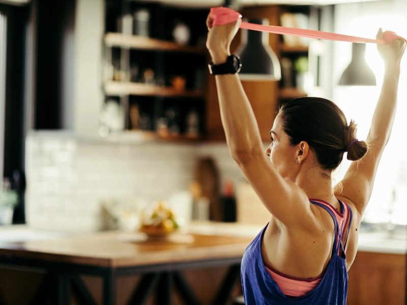 5 Esercizi Pilates a Casa per Tonificare e Rilassare il Corpo: Scopri Come Mantenerti in Forma Senza Alcuna Attrezzatura!