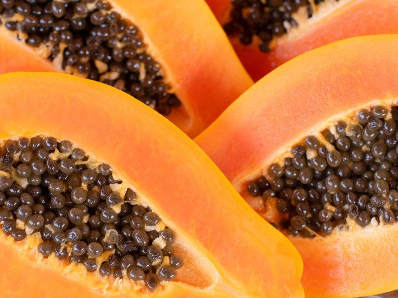 I segreti della papaya: scopri i benefici di questo superfood esotico