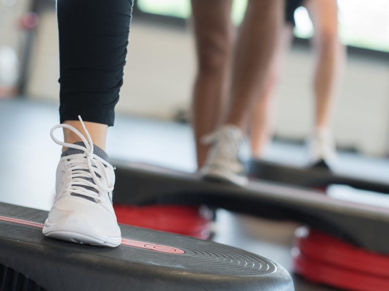 Step up esercizio: il segreto per tonificare gambe e glutei in pochi semplici passaggi!