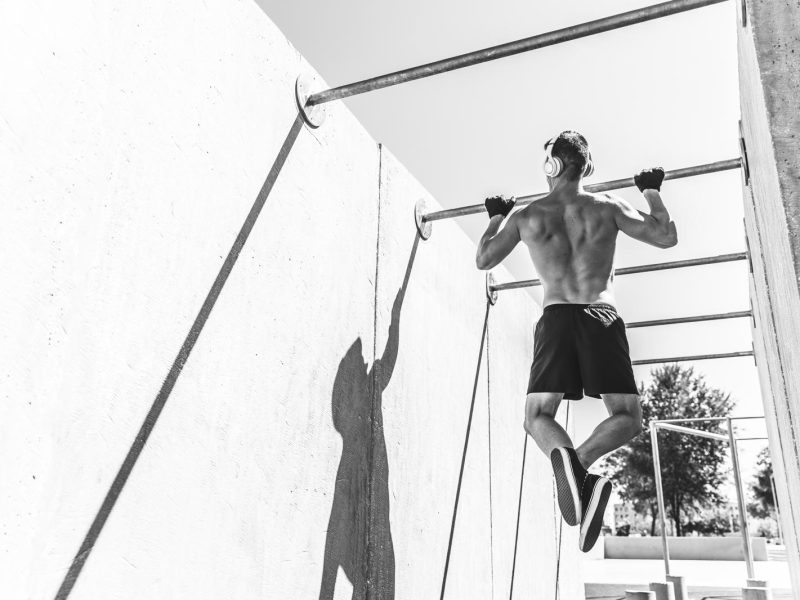 Raggiungi la tua forma migliore con le trazioni prone: il segreto per un fisico tonico e definito