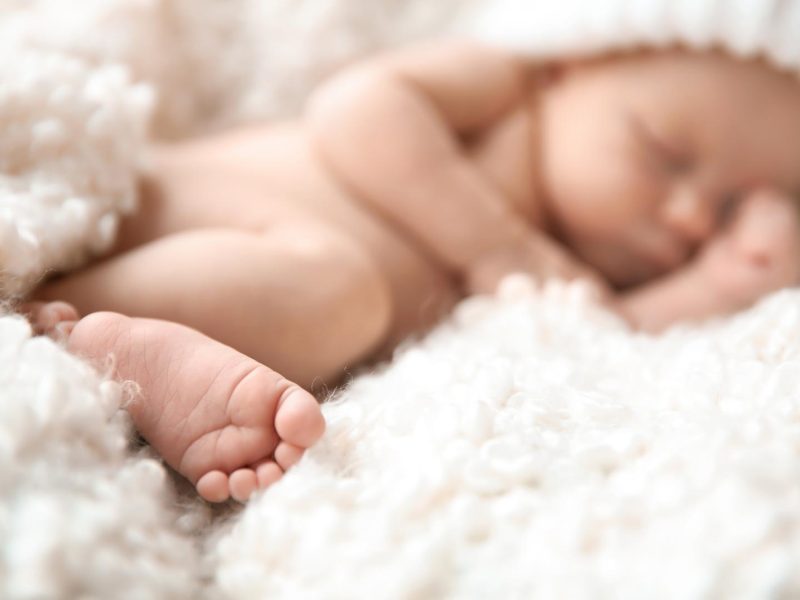 Lo sguardo incantato dei neonati: scopri come vedono il mondo a 1 mese di vita