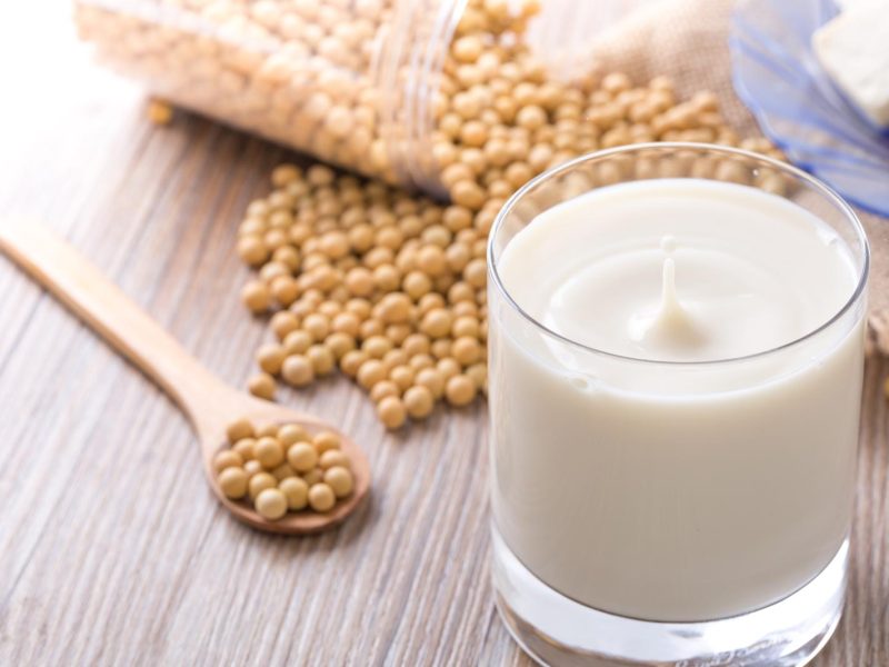 Scopri la verità sul latte di soia: fa davvero ingrassare?