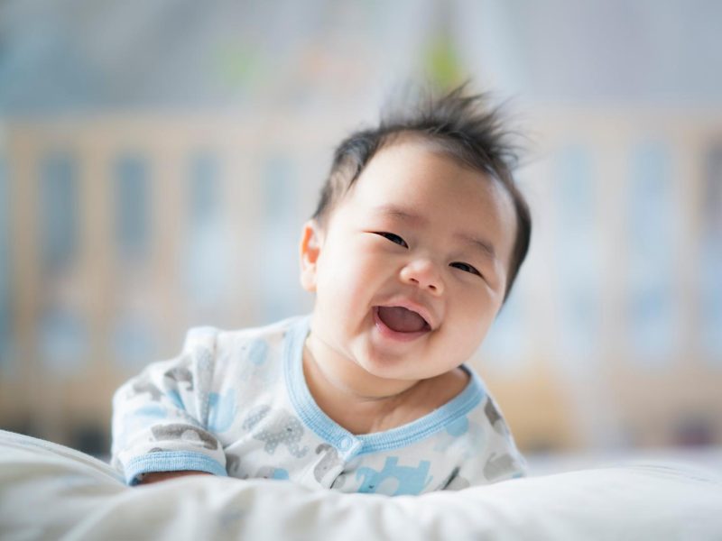 Quanto deve mangiare un neonato: la guida definitiva per genitori preoccupati