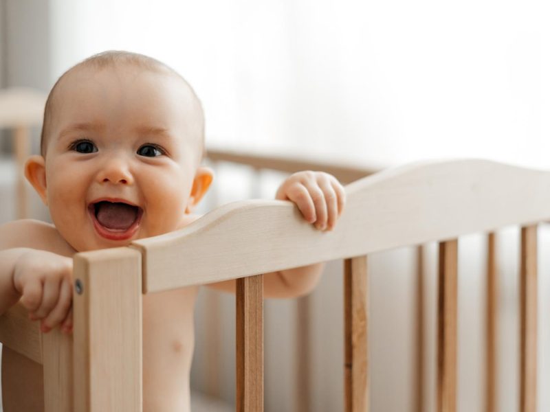 Il fabbisogno di latte nei neonati di 1 mese: quanto è davvero necessario?